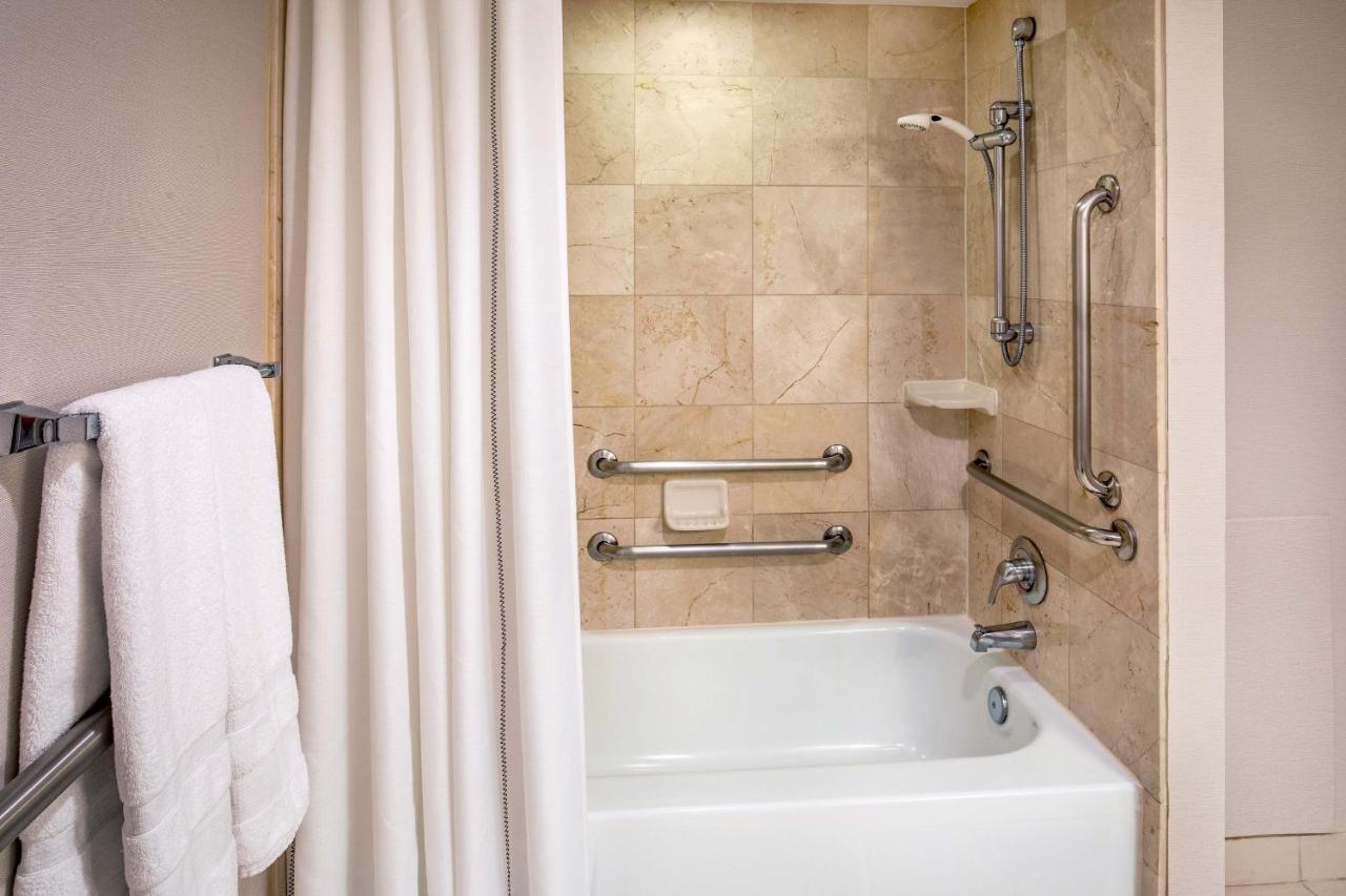 Sheraton Pentagon Hotel