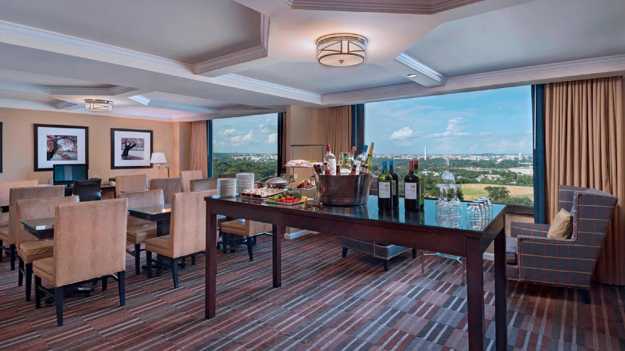 Hotel Sheraton Pentagon 3*