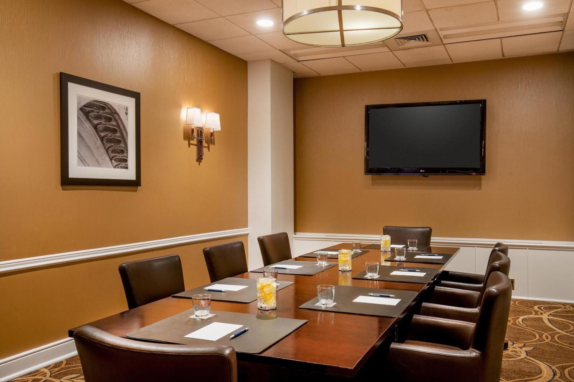 Hotel Sheraton Pentagon 3*