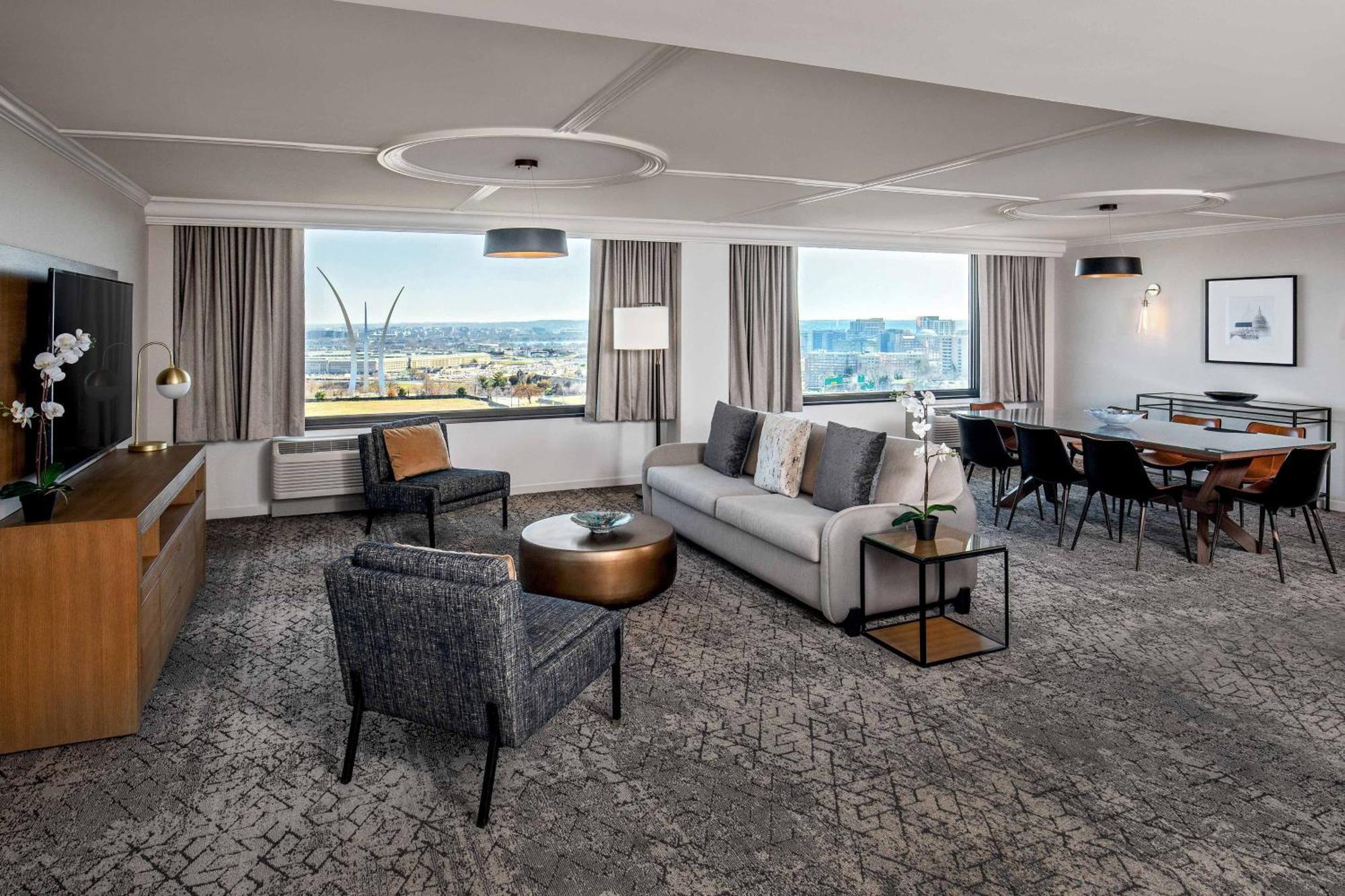 Hotel Sheraton Pentagon 3*